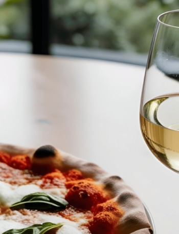 Como escolher o vinho ideal para cada tipo de pizza