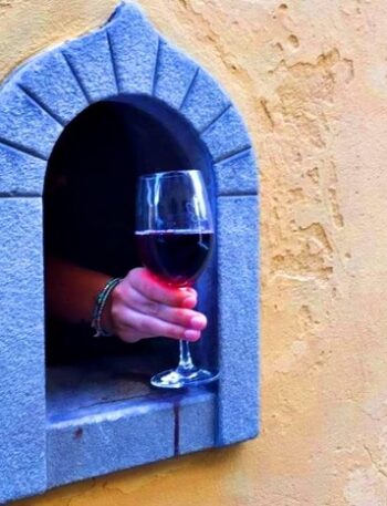 Janelas de vinho são tradição renascentista viva na Toscana